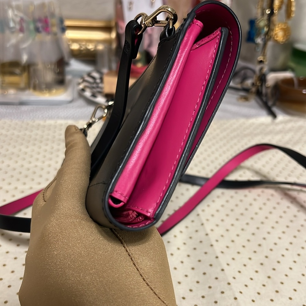 Kate Spade Oversized “Wallet On A String” With Le… - image 7